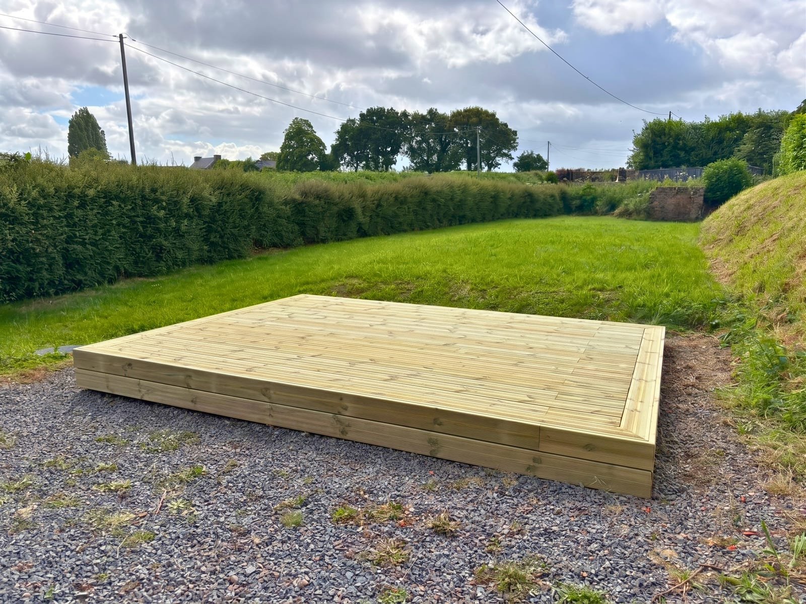 Réalisation d'une terrasse bois de 12m² sur la commune de La Roche-Jaudy (22450). à Pommerit-Jaudy (22)